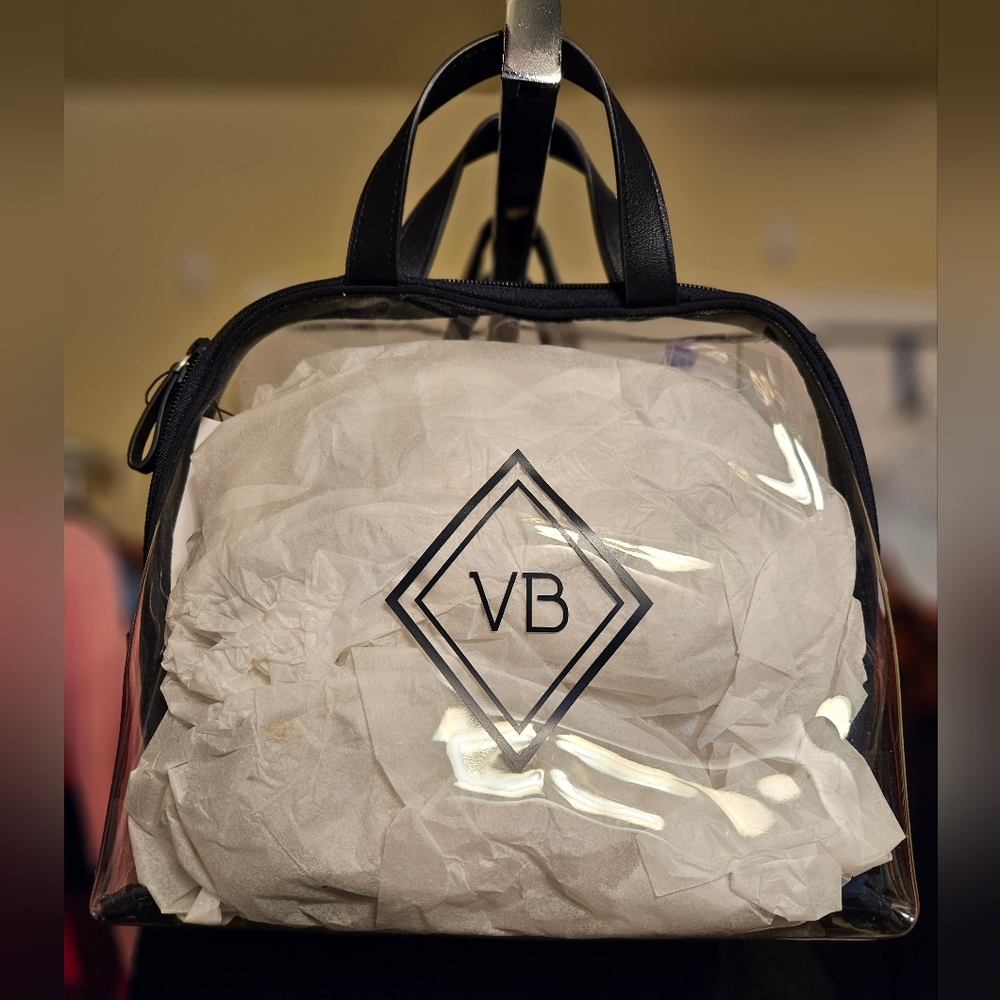 #578- VB- Clear Case with Navy Trim